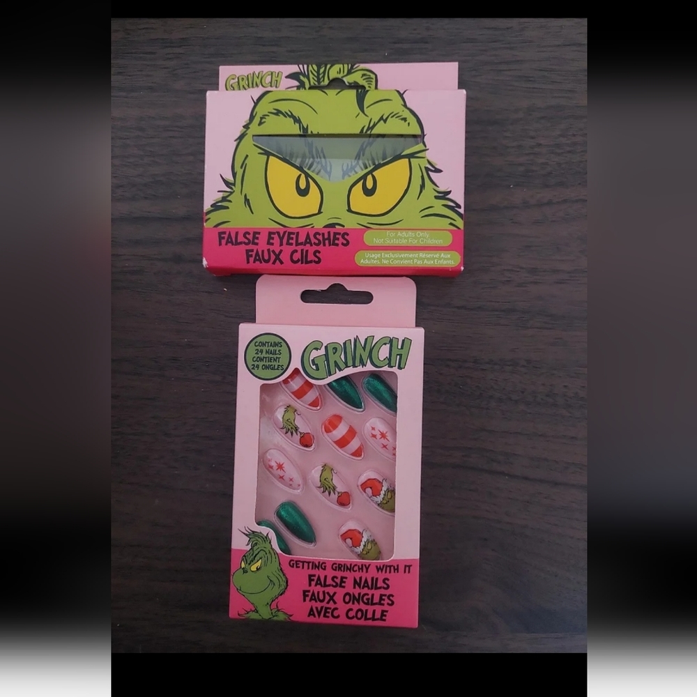 Grinch Eyelash and False 💅 Nail  kit